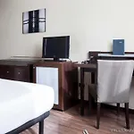 מלון B&B Hotel Arezzo 3*