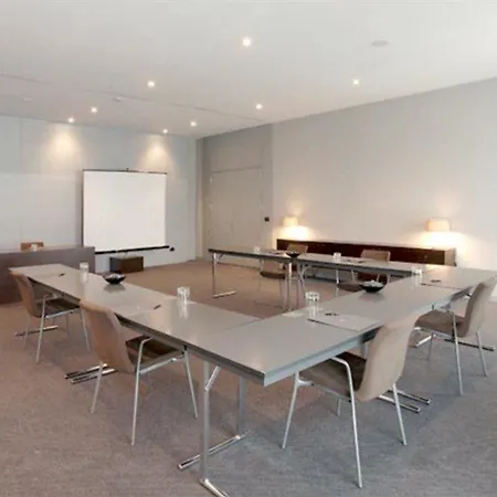 Otel B&B Hotel Arezzo 3*