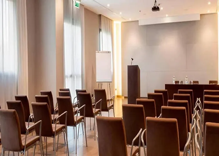 Hotel AC Hotel Arezzo 3*